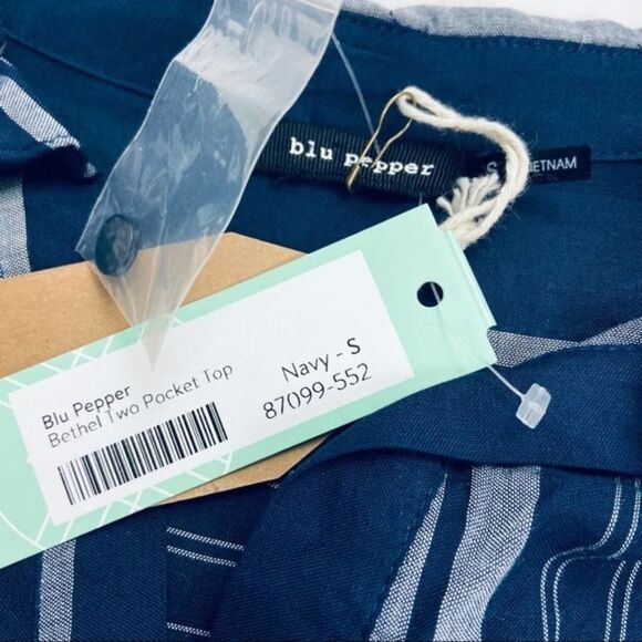 Blu Pepper Bethel Navy Blue striped tab sleeve button up blouse top NWT Womens S - Picture 3 of 5